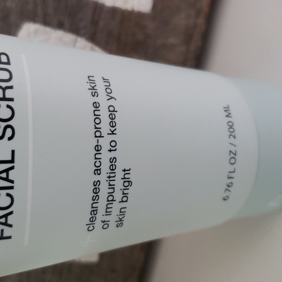 La Soie Face Fix Glycolic Acid Facial Scrub. New - Picture 3 of 6